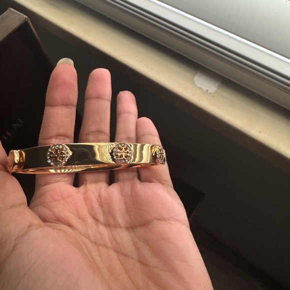 Tory Burch Elegant Gold and diamond Bangle - Picture 7 of 11